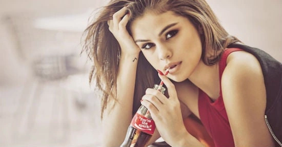 selena_gomez_coke