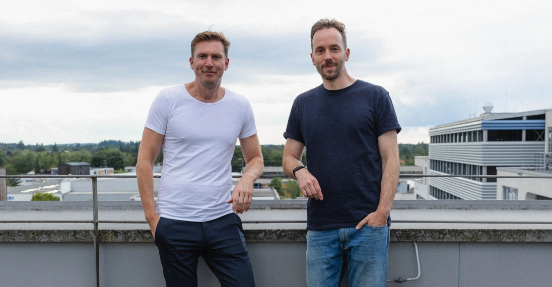 Clemens Fischer und Philipp Westermeyer nach der Podcast-Aufnahme in Gräfeling