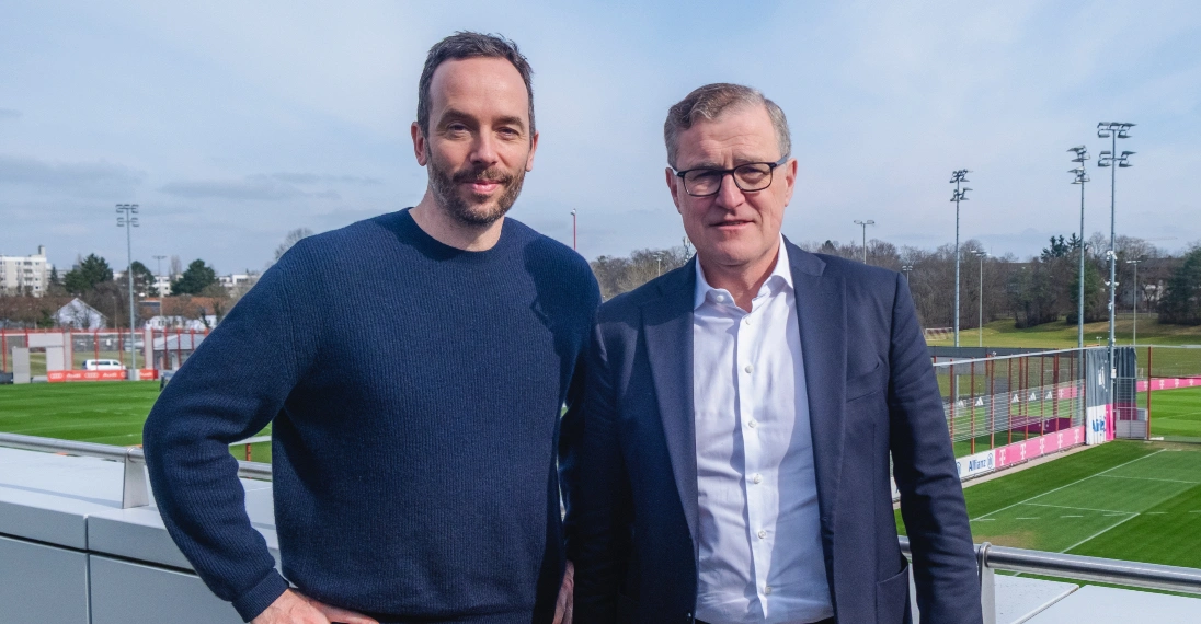Mal wieder ein Besuch an der Säbener Straße: OMR-Gründer Philipp Westermeyer traf Bayern-Boss Jan-Christian Dreesen in München zum Interview. Foto: OMR