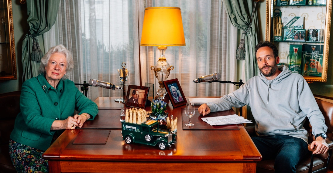 Christiane Underberg und Philipp Westermeyer trafen sich in Rheinberg am Stammsitz von Underberg zur Aufnahme.