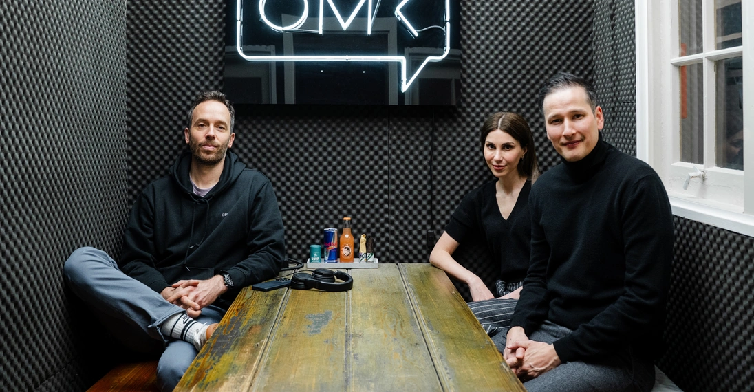 Philipp Westermeyer traf Emi Arpa und Sebastian Dahlem zum Interview