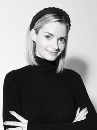 300_Joli Berlin_BNW_Mitarbeiterbilder_Lina Arnold_Fotograf_David Böll_1.png