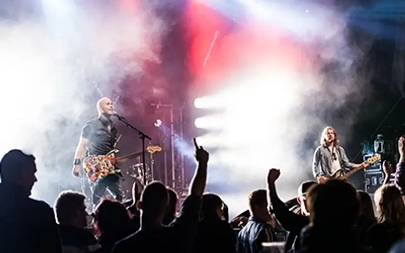 Waterline - Dizzy Mizz Lizzy Jam når det er bedst - direkte booking