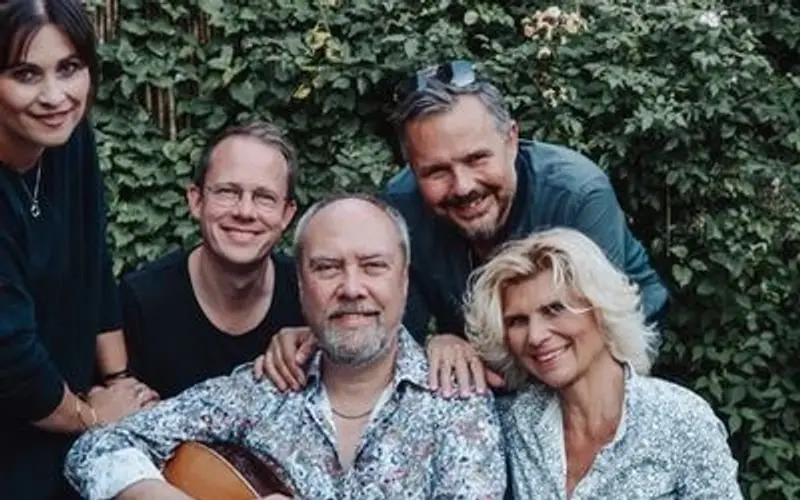 Book Halberg & Friends
