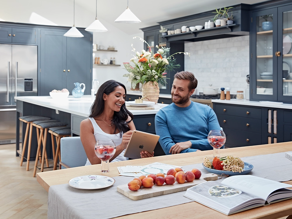 A couple plan their wedding registry together